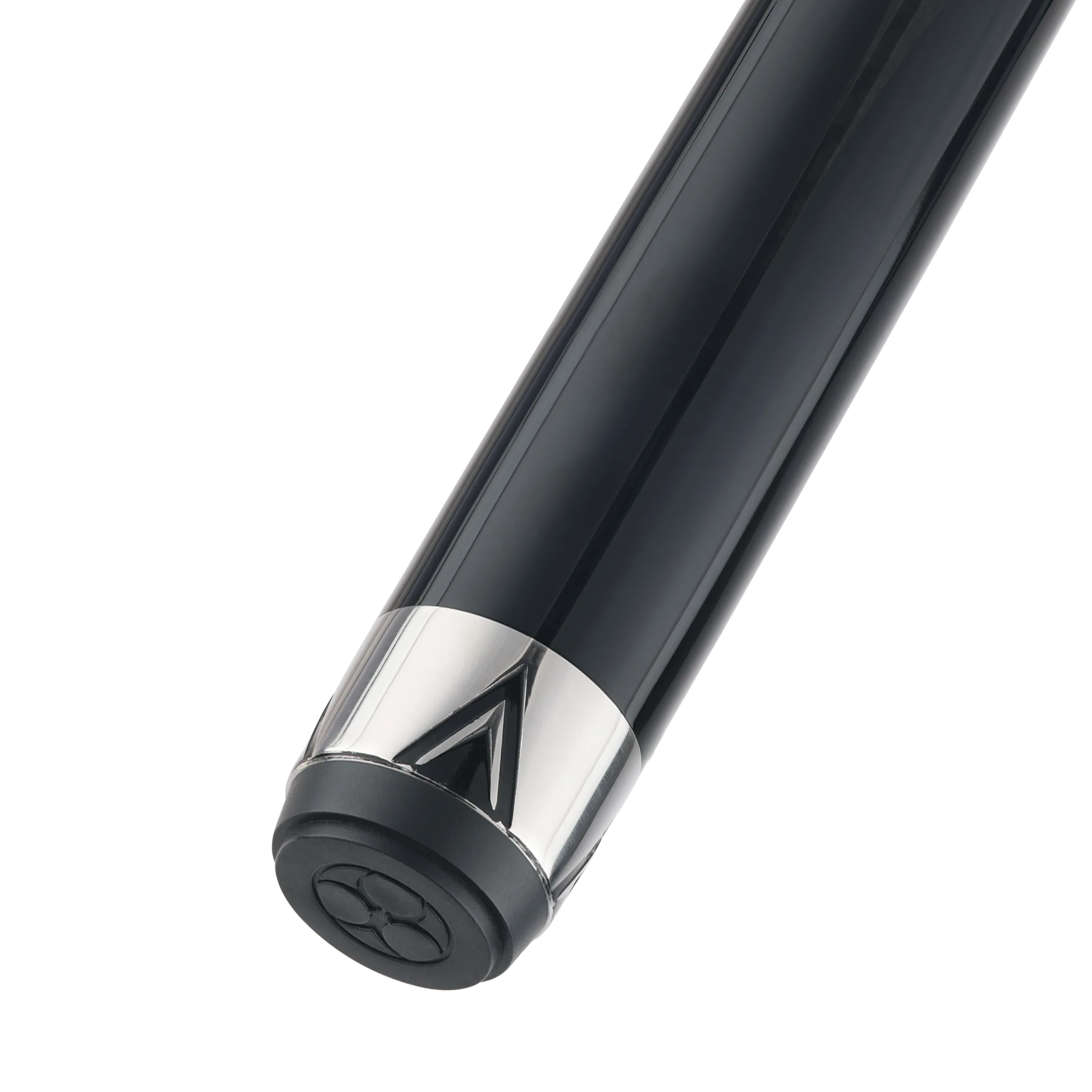 POISON Maelith black and black no wrap butt closeup 